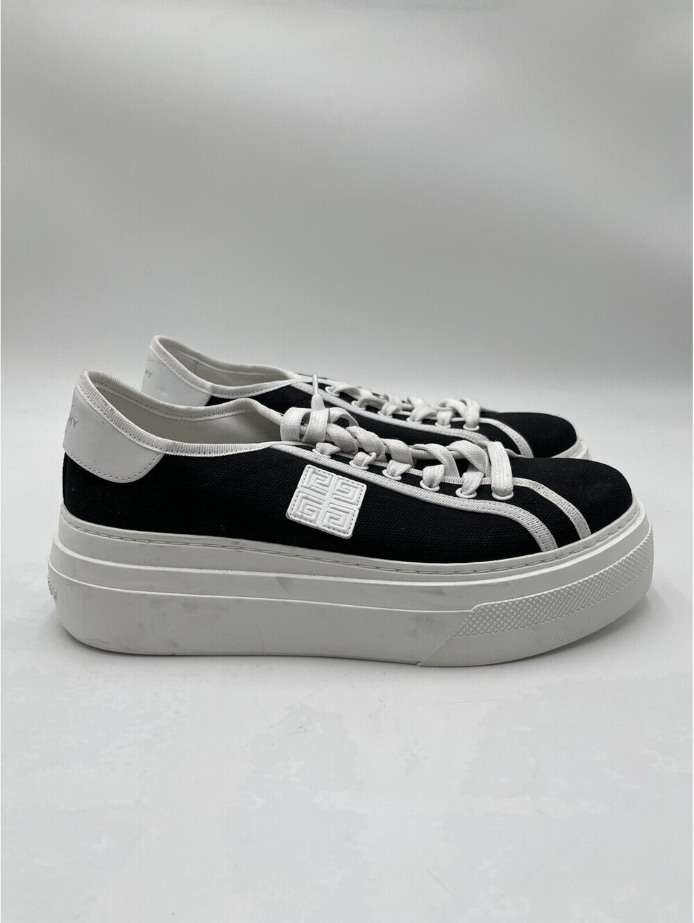 Women’s Givenchy City Platform Lace Up Black Canvas Sneakers Size 39